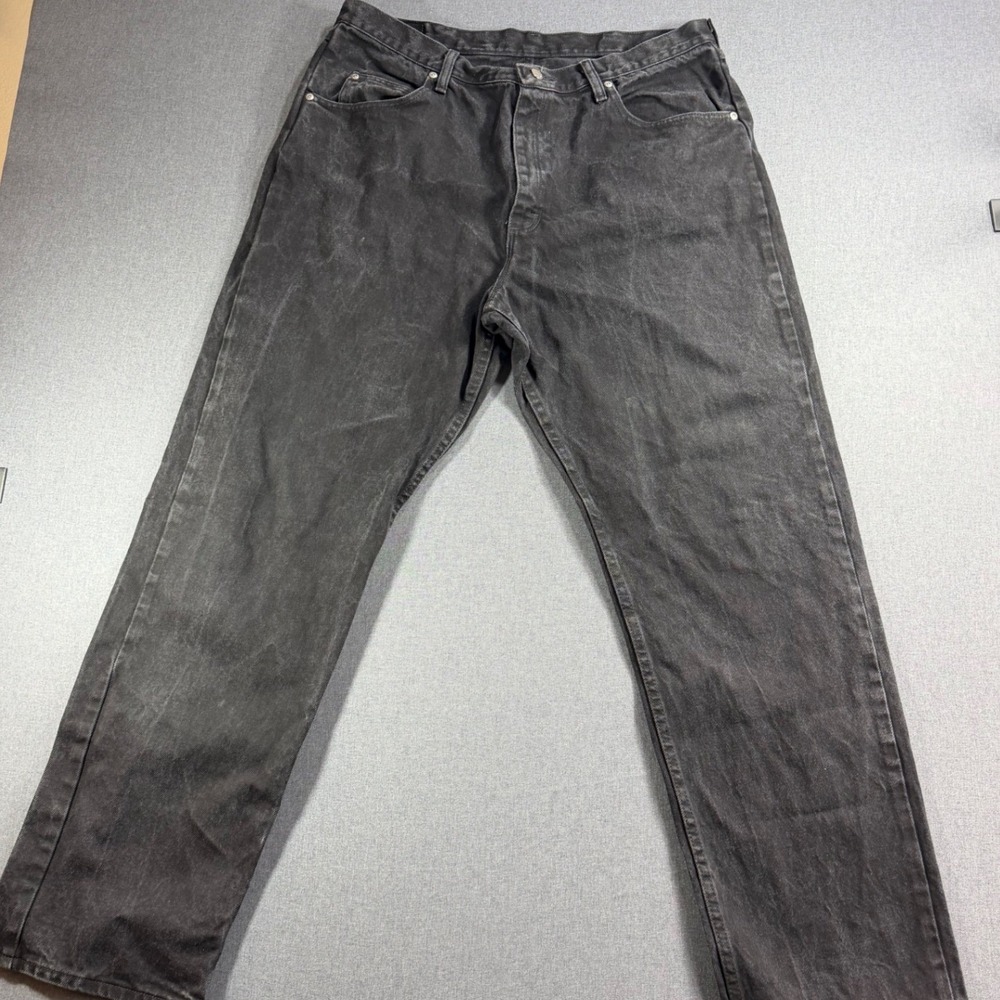 Wrangler Relaxed Fit Jeans Mens 38x32 Black Faded Denim 97601CB Cotton Pants - Picture 1 of 6